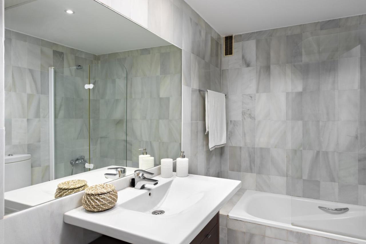 Two Bedroom Apartment In Puerto Banus With Terrace Marbella Esterno foto